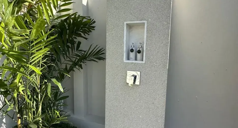 À vendre et à louer 3 chambres villa à Thalang, Phuket