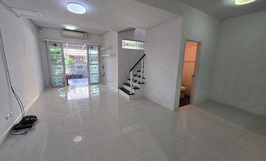 For sale 3 bedrooms townhouse in Bueng Kum, Bangkok