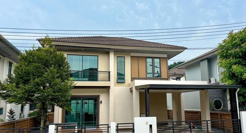 À louer 3 chambres maison à Mueang Phuket, Phuket