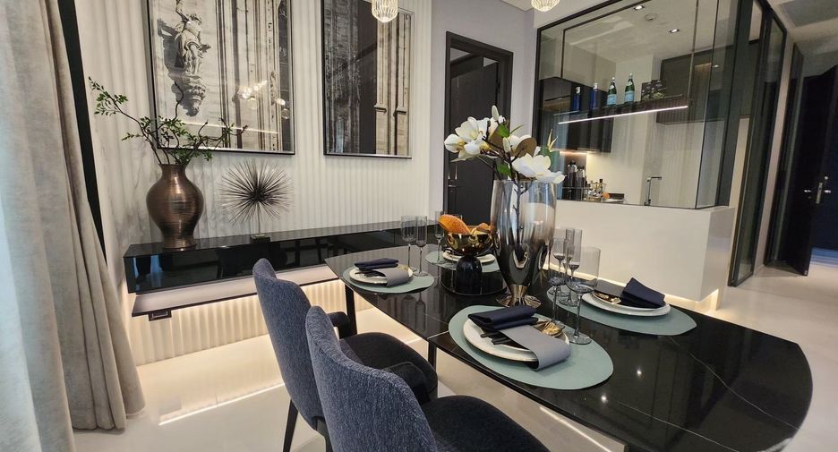 For rent 2 bedrooms condo in Watthana, Bangkok