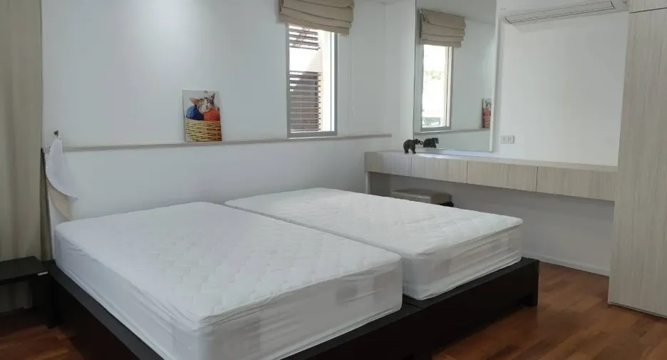 For rent 3 bedrooms condo in Watthana, Bangkok