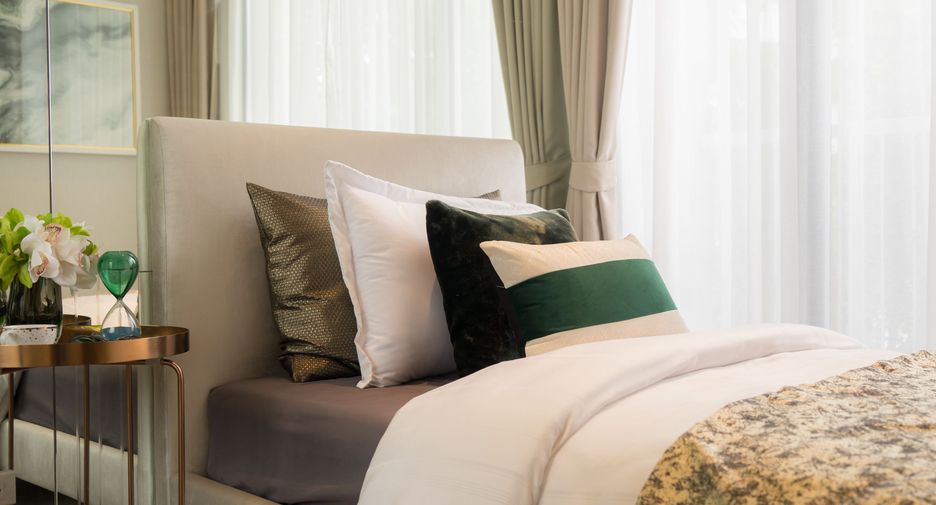 For sale 2 bedrooms condo in Khlong Toei, Bangkok