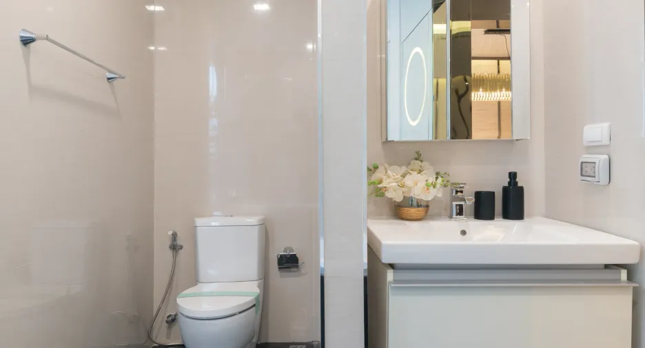 For sale 2 bedrooms condo in Khlong Toei, Bangkok
