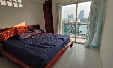 Condo en alquiler de 2 habitaciones en Khlong Toei, Bangkok