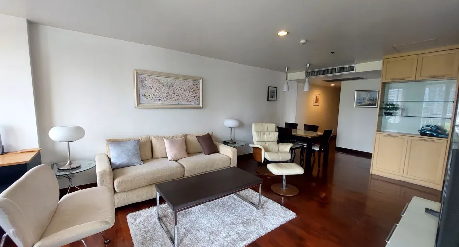 Wohnung zur Miete mit 2 Zimmer in Pathum Wan, Bangkok