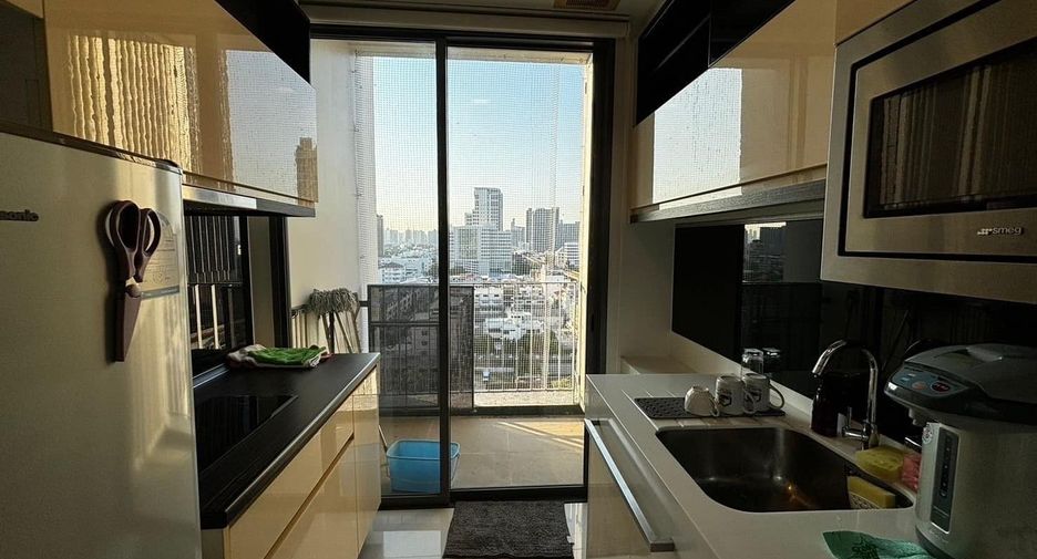 For rent 1 bed condo in Phra Khanong, Bangkok