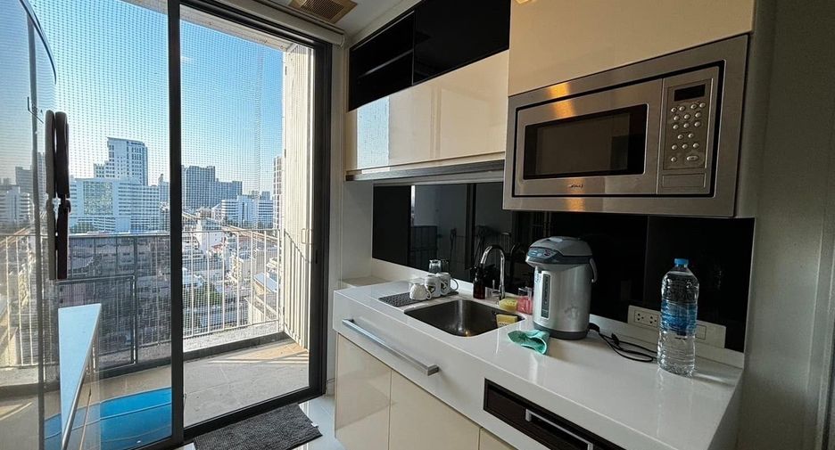 For rent 1 bed condo in Phra Khanong, Bangkok