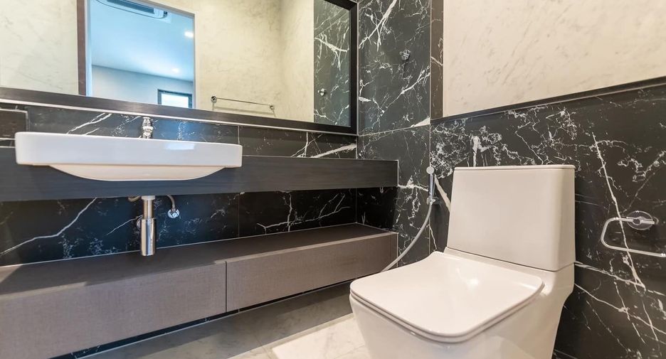 Casa en venta de 5 habitaciones en Lak Si, Bangkok