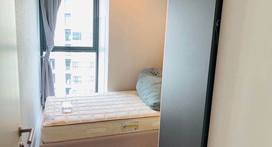 For rent 2 bedrooms condo in Huai Khwang, Bangkok