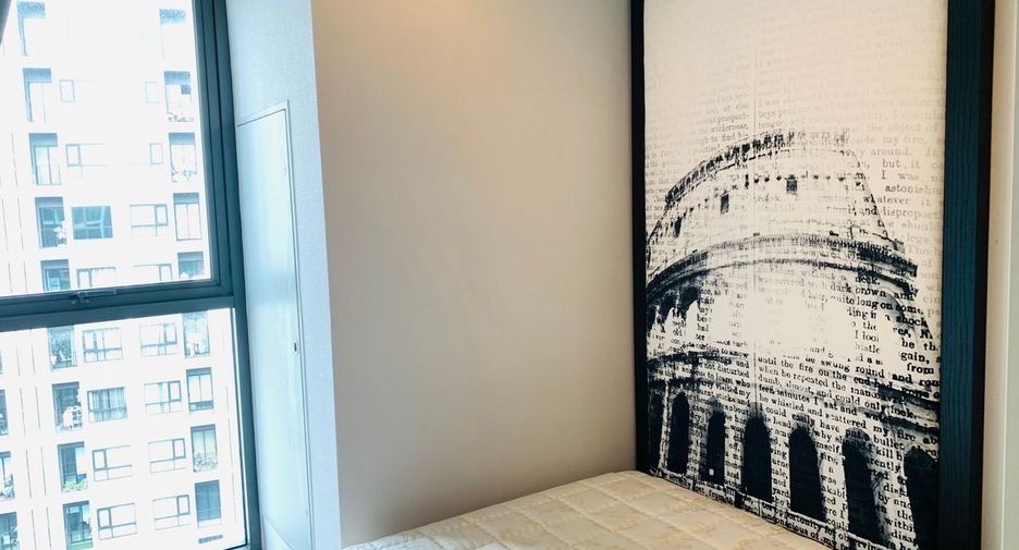 For rent 2 bedrooms condo in Huai Khwang, Bangkok