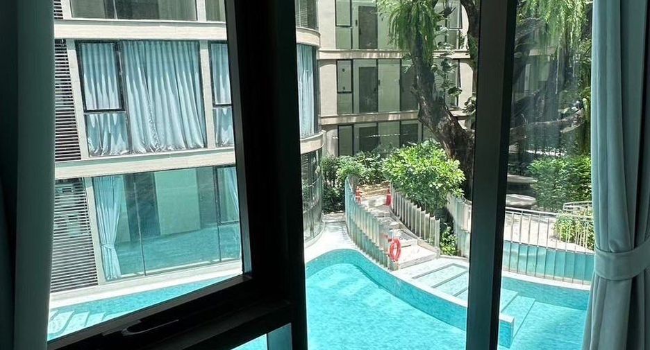 For sale 1 bed condo in Khlong Toei, Bangkok