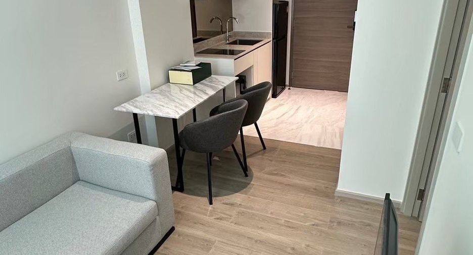 For sale 1 bed condo in Khlong Toei, Bangkok