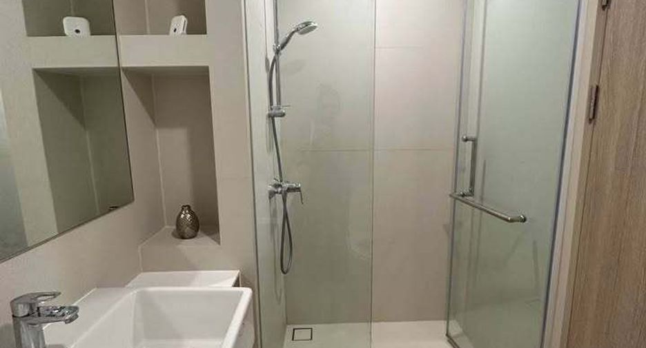 For sale studio condo in Khlong Toei, Bangkok