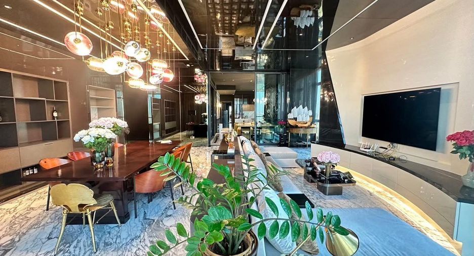 For rent 3 bedrooms condo in Watthana, Bangkok