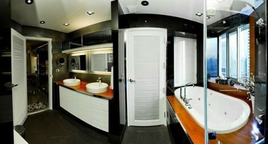 For rent 2 ベッドルーム condo in Watthana, Bangkok