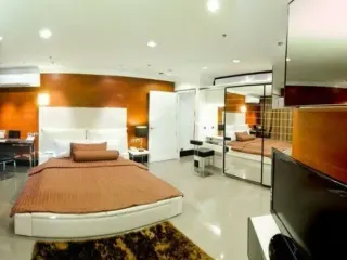 For rent 2 bedrooms condo in Watthana, Bangkok