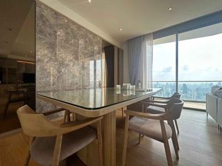 For rent 4 ベッドルーム condo in Khlong San, Bangkok