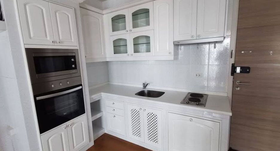 For rent 1 bed condo in Khlong San, Bangkok