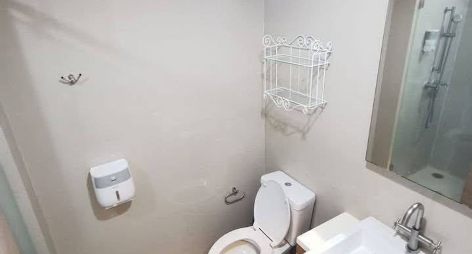 For rent 1 bed condo in Khlong San, Bangkok