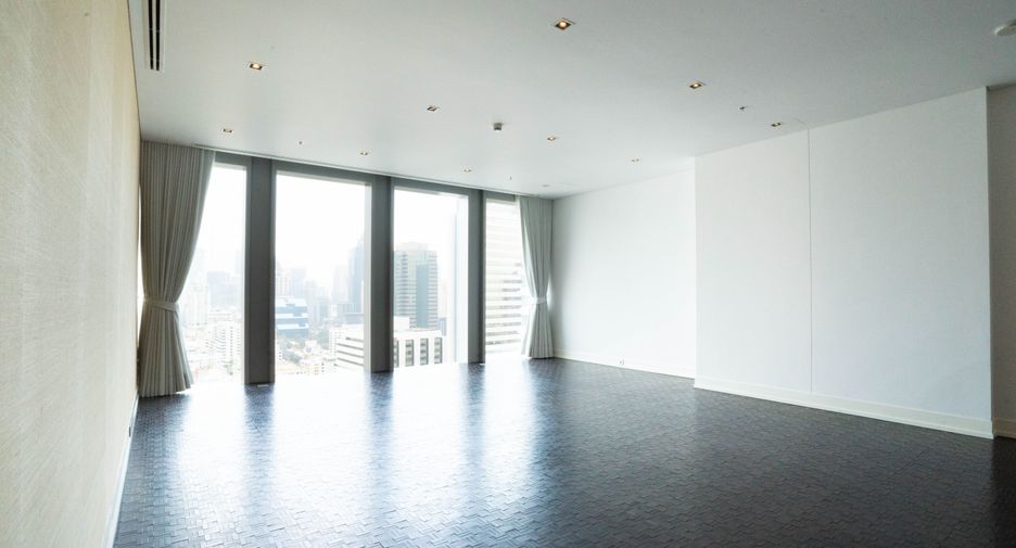 For sale 3 bedrooms condo in Sathon, Bangkok