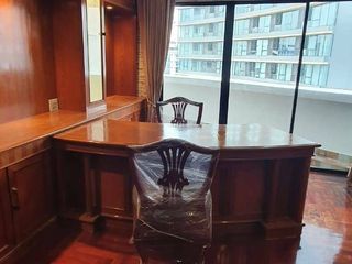 For rent 4 bedrooms condo in Khlong Toei, Bangkok