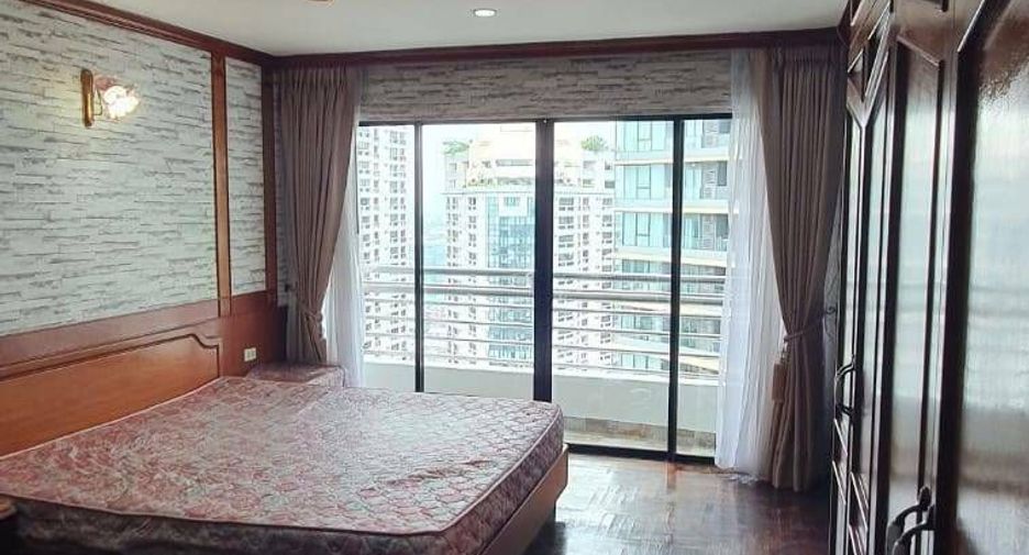 For rent 4 bedrooms condo in Khlong Toei, Bangkok