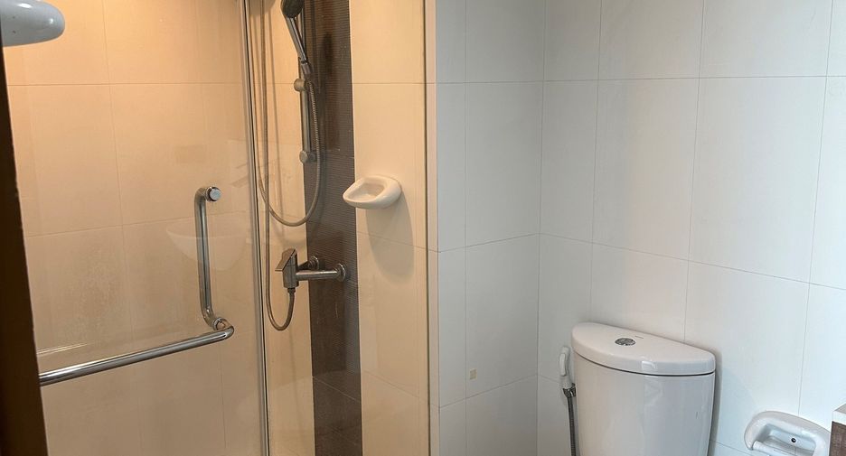 For sale 1 bed condo in Watthana, Bangkok