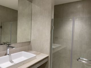 Wohnung zur Miete mit 1 Zimmer in Bang Rak, Bangkok