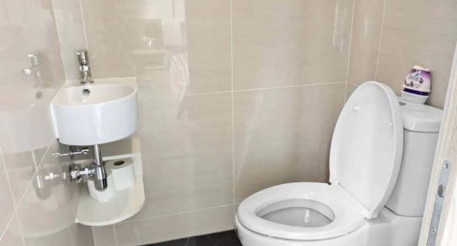For rent studio condo in Khlong Toei, Bangkok