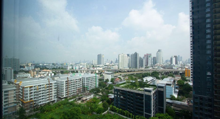 For rent 2 bedrooms condo in Phra Khanong, Bangkok