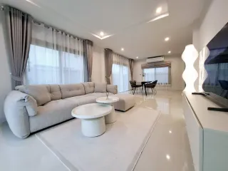 À louer 3 chambres maison à Mueang Phuket, Phuket