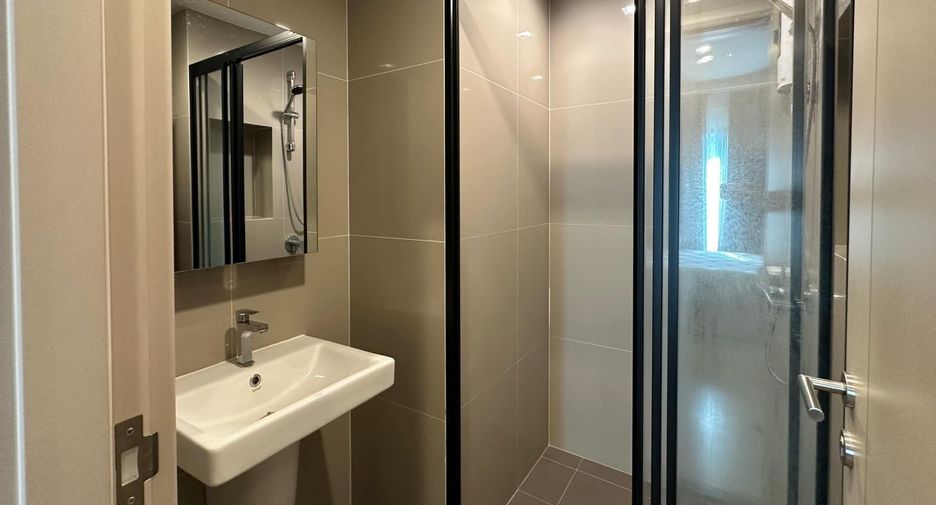For sale and for rent 1 bed condo in Watthana, Bangkok