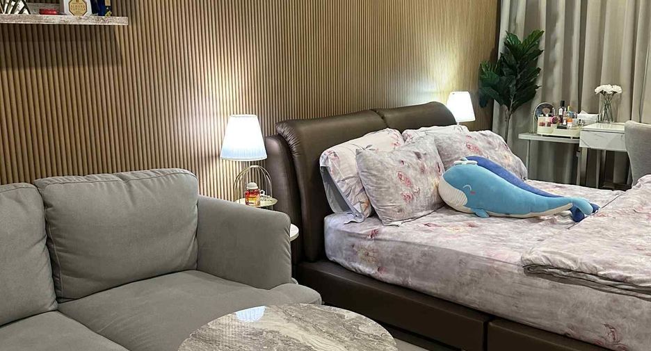 For sale studio condo in Pathum Wan, Bangkok
