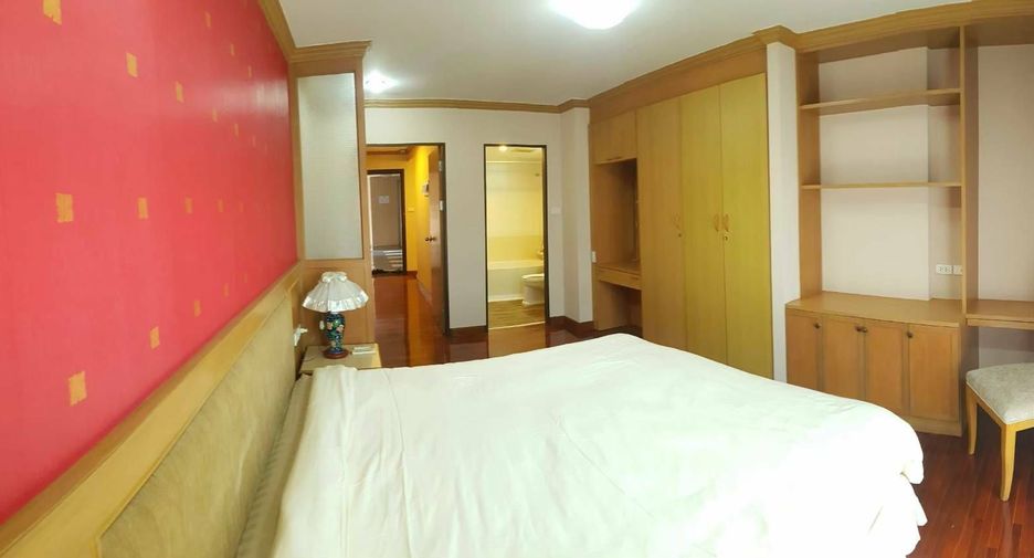 For rent 2 bedrooms condo in Pathum Wan, Bangkok