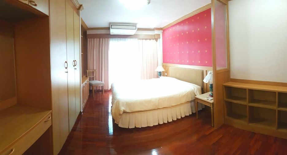 For rent 2 bedrooms condo in Pathum Wan, Bangkok