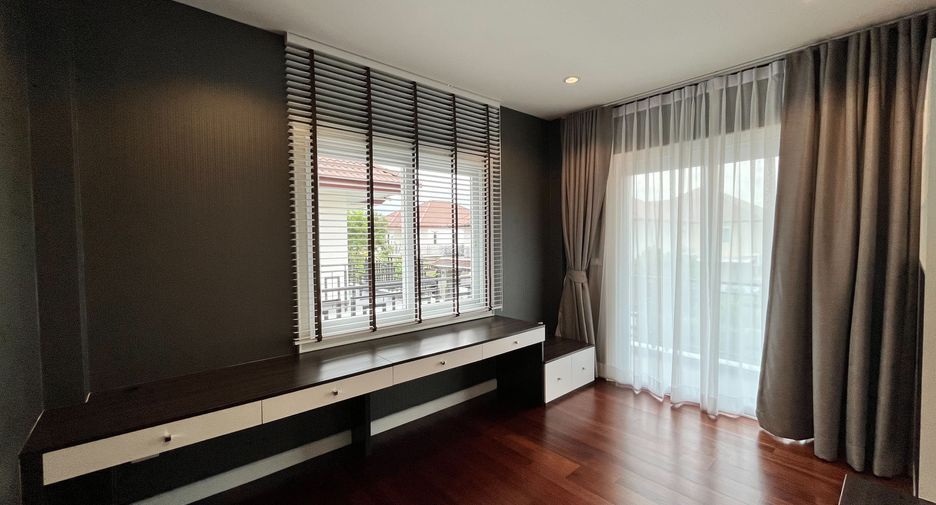 Casa en alquiler de 3 habitaciones en Prawet, Bangkok