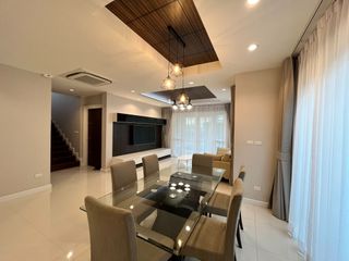 Casa en alquiler de 3 habitaciones en Prawet, Bangkok