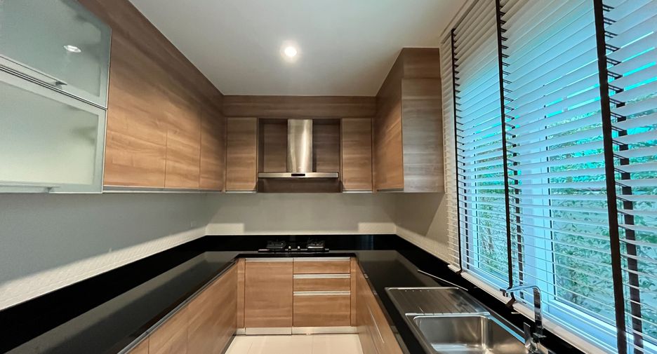 Casa en alquiler de 3 habitaciones en Prawet, Bangkok