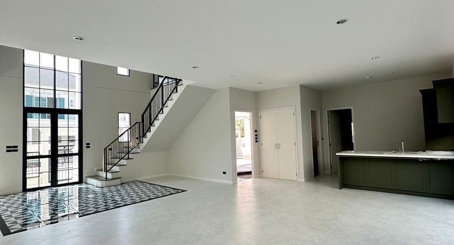 Haus zur Miete mit 5 Zimmer in Bang Phli, Samut Prakan