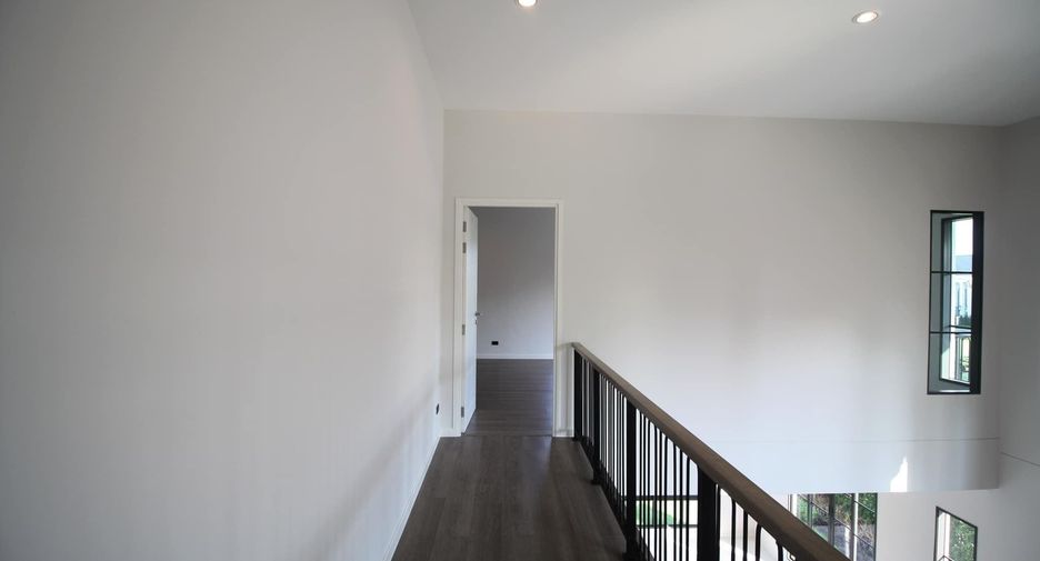 Haus zur Miete mit 5 Zimmer in Bang Phli, Samut Prakan