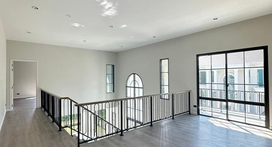 Haus zur Miete mit 5 Zimmer in Bang Phli, Samut Prakan