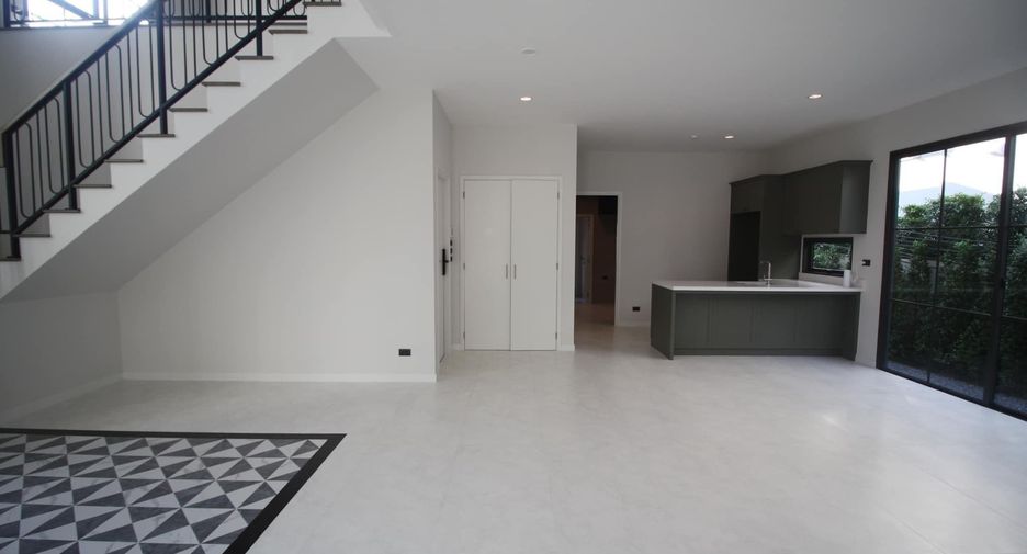 Haus zur Miete mit 5 Zimmer in Bang Phli, Samut Prakan