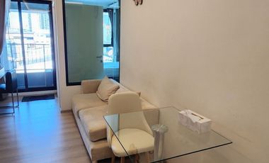 Condo en alquiler de 1 habitaciones en Khlong Toei, Bangkok