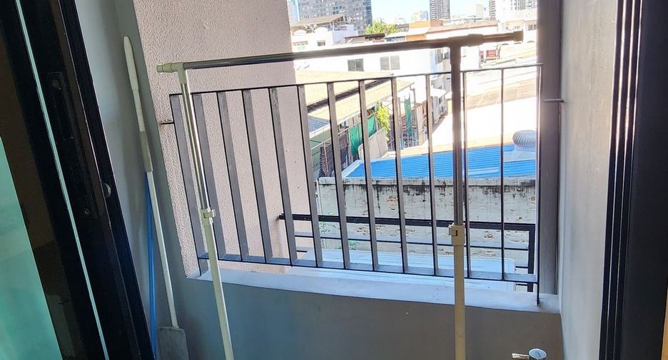 Condo en alquiler de 1 habitaciones en Khlong Toei, Bangkok