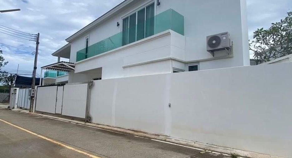 For rent 5 bedrooms house in Mueang Phuket, Phuket