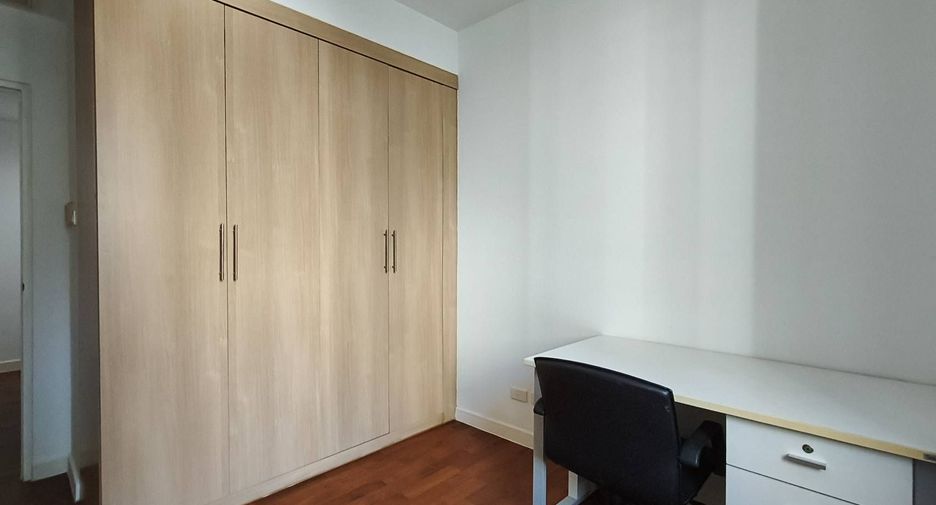 Condo en alquiler de 3 habitaciones en Khlong Toei, Bangkok