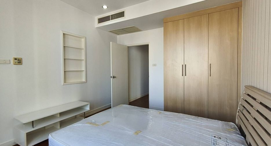 Condo en alquiler de 3 habitaciones en Khlong Toei, Bangkok