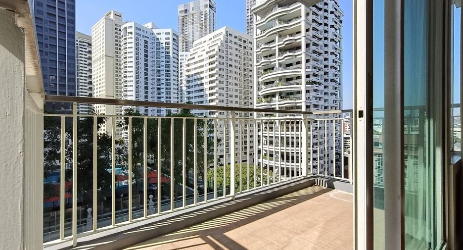 Condo en alquiler de 3 habitaciones en Khlong Toei, Bangkok