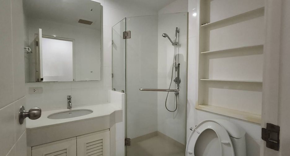 Condo en alquiler de 3 habitaciones en Khlong Toei, Bangkok