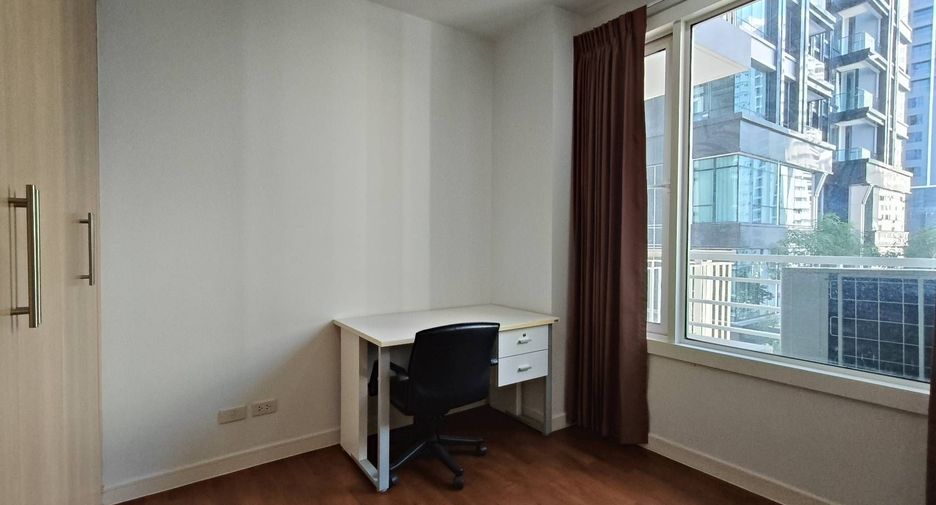 Condo en alquiler de 3 habitaciones en Khlong Toei, Bangkok